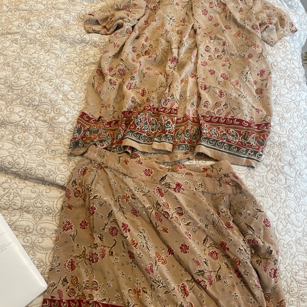 Jennifer Moore Beige and Red Floral Skort and blouse set